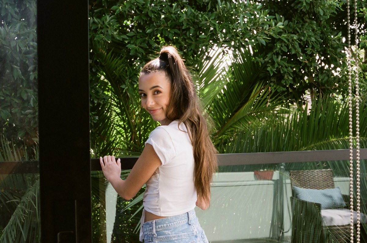 veronicamerrell's tweet image. Hello 💜 📸: @lazyronstudios