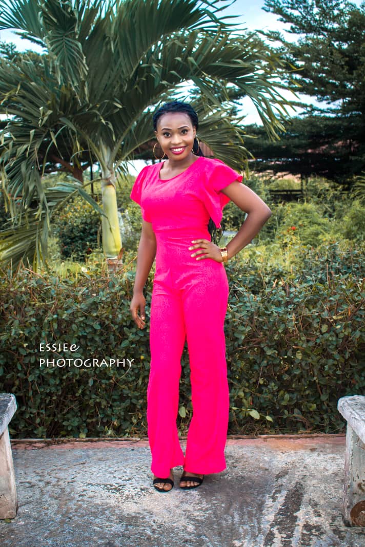 Aretefashionho1's tweet photo. Weekend is here again 
How is Saturday going over there?. It is never too late to shop with us. On our #jumpsuit series,  we present our lovely #pinkjumpsuit 
Available in all sizes and colours. 
#jumpsuitstyle #afrodesigns #afrodesigner #nigeriantailors #aretefashionhouse https://t.co/bbgDZYUCrC