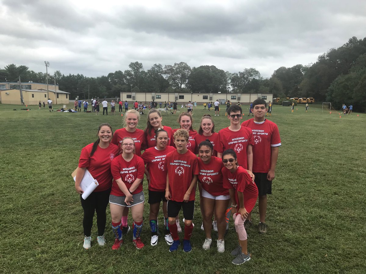 Woodsonathletic's tweet photo. Woodson unified soccer team ready to take on the ⁦@RobinsonRams⁩! ⁦@WTWoodsonHS⁩ #oneWoodson! https://t.co/ylCbodxcBg