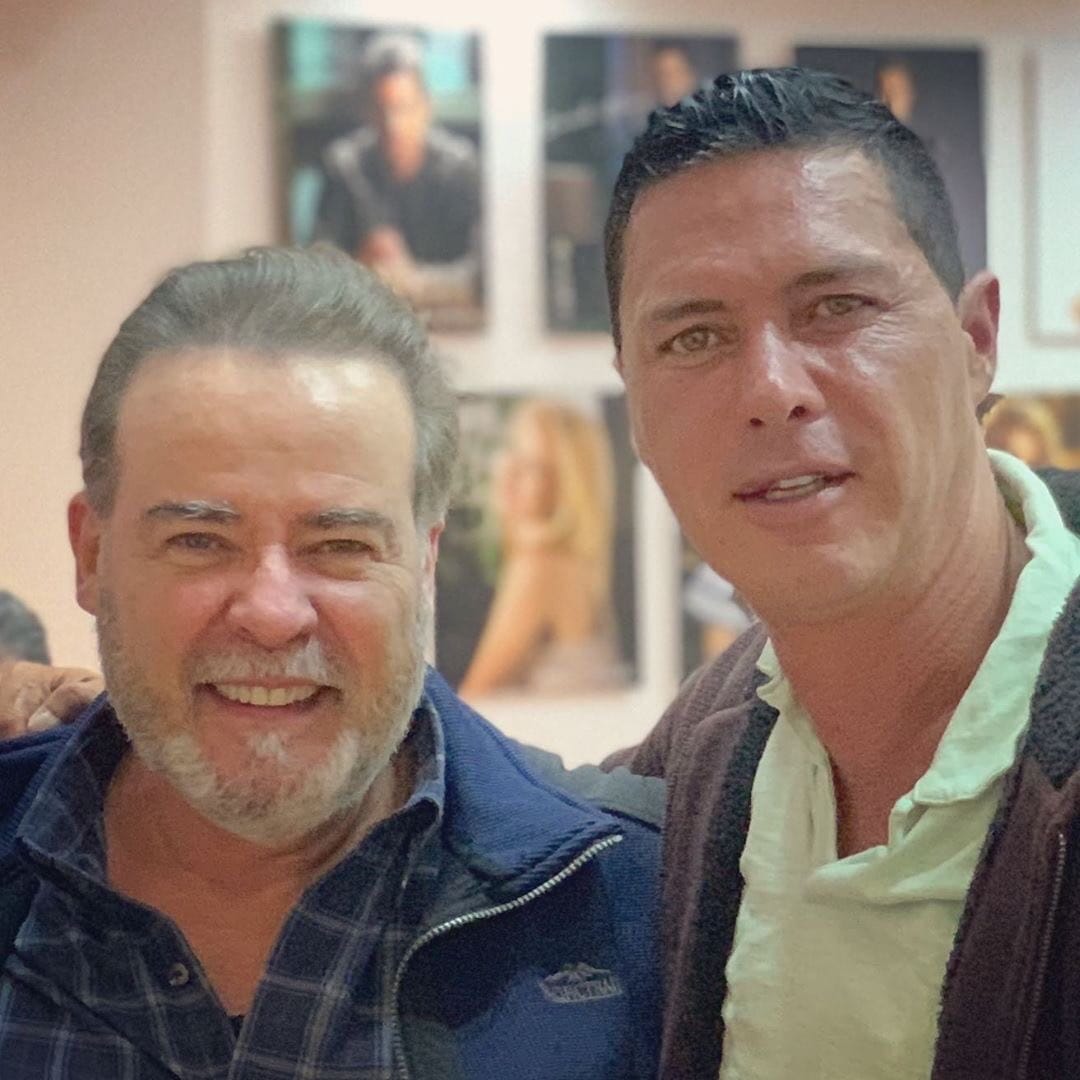 Mauricio Aspe compartió esta selfie con César Evora, quien fue su padre en la exitosa telenovela #LaMadrastra.