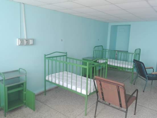 Baños del hospital pediátrico Juan Manuel Márquez, en la Habana: https://m.facebook.com/logged_out/watch/?video_id=2320299108217664&refsrc=http%3A%2F%2Ft.co%2FAAqRcK6mGy&_rdrFotos: Sala (recién reparada) para niños con enfermedades respiratorias. Hospital Martín Chang, en Camagüey.