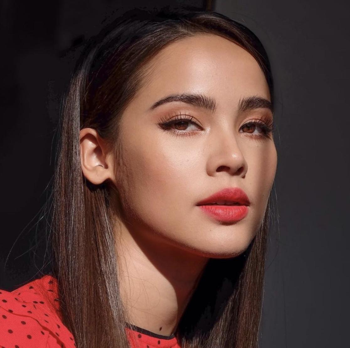 Hello Glow⭐️ 

#maicouture #blotblushglow #youglowgirl #beauty #prettymeetspractical #letsglowtogether #naturalbeauty