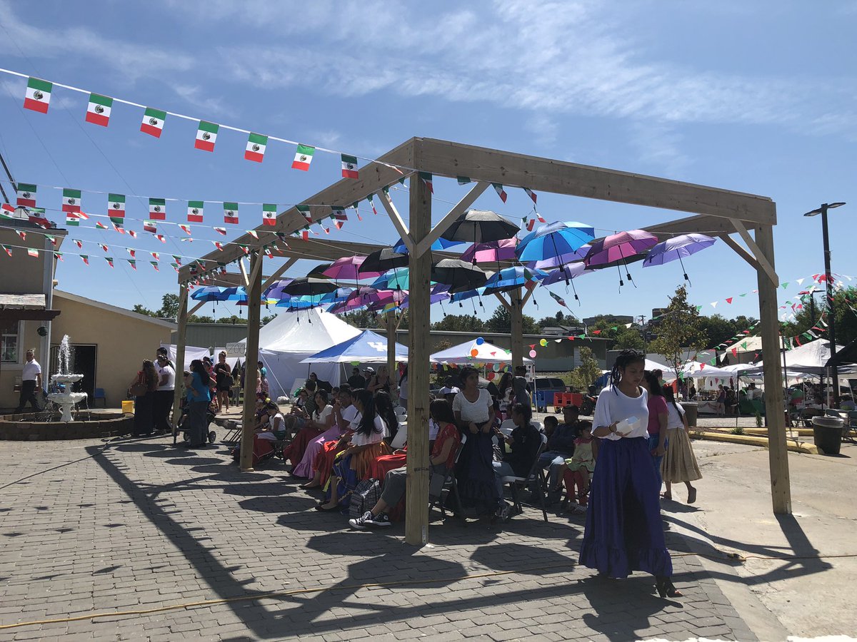 CityofBGKY's tweet photo. #BGGovToGo is at 12th and Clay today for #BGFiestaVal until 5. Amazing authentic Mexican food, music and dancing until 10! #globalcity #manyfaces1BG https://t.co/pDQVD86Oo2