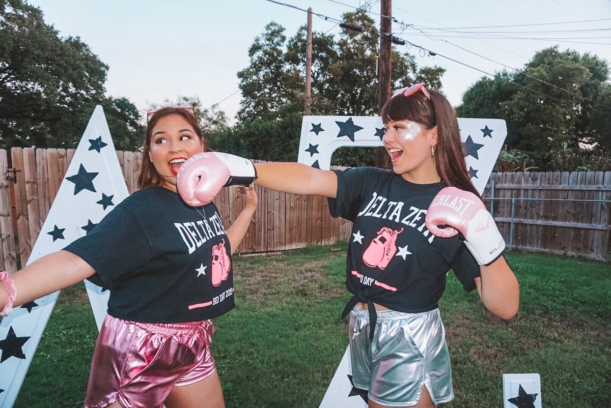 StmuDeltaZeta's tweet photo. Float like a butterfly, sting like a ΔΖ 💗
Ready to knock out this semester with out new fall class! ✨ https://t.co/ghi9PF6jlu