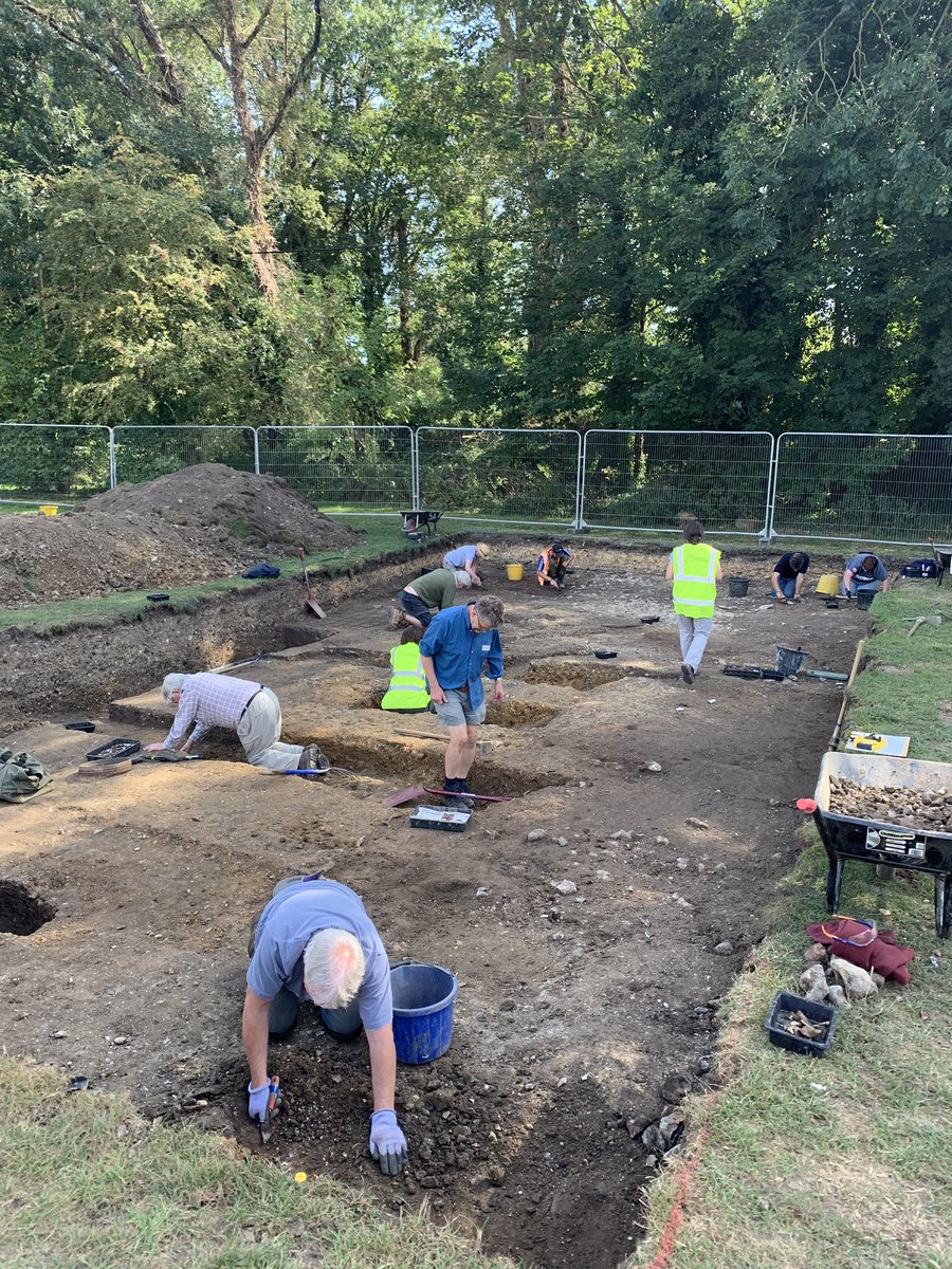 sarahEgroves's tweet photo. Fab day’s digging at Clare Castle with @SuffolkArchCIC @CotswoldArch #clarecommunitydig https://t.co/Lsj3ZSotig