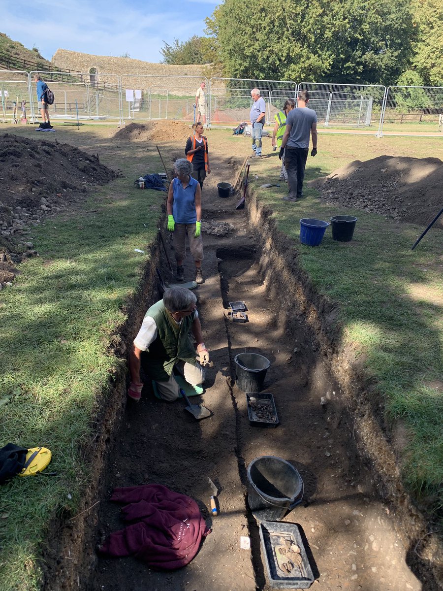 sarahEgroves's tweet photo. Fab day’s digging at Clare Castle with @SuffolkArchCIC @CotswoldArch #clarecommunitydig https://t.co/Lsj3ZSotig