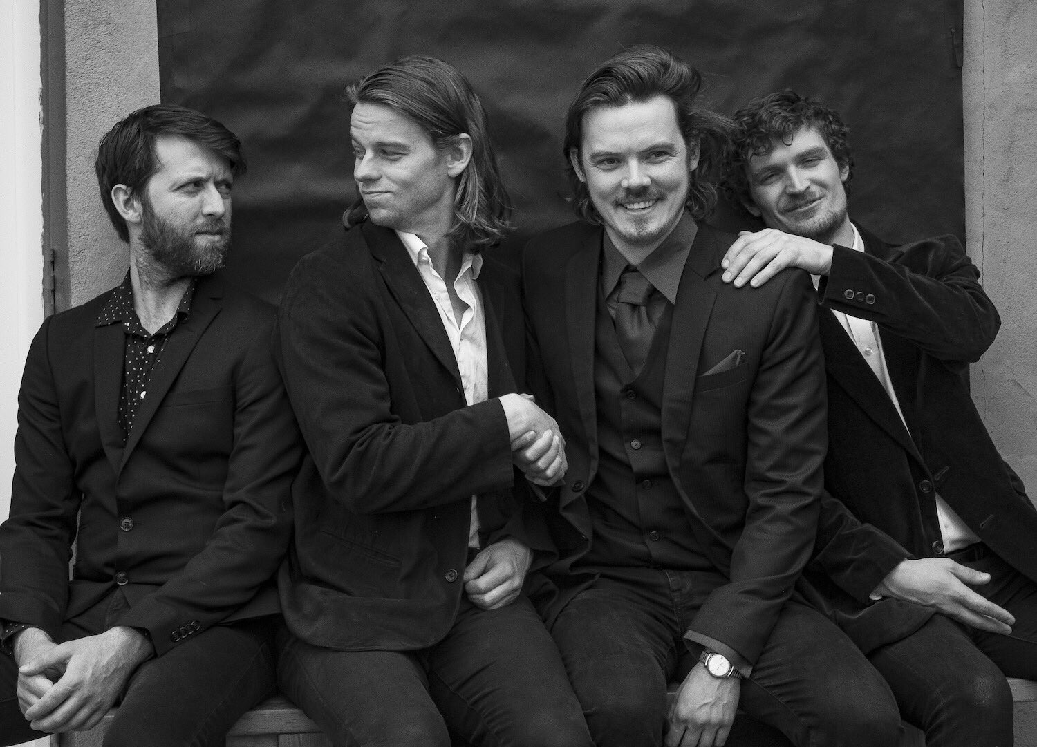 Half moon run. Half moon father say. Half moon run dark eyes. Afternoon группа. Half moon run.