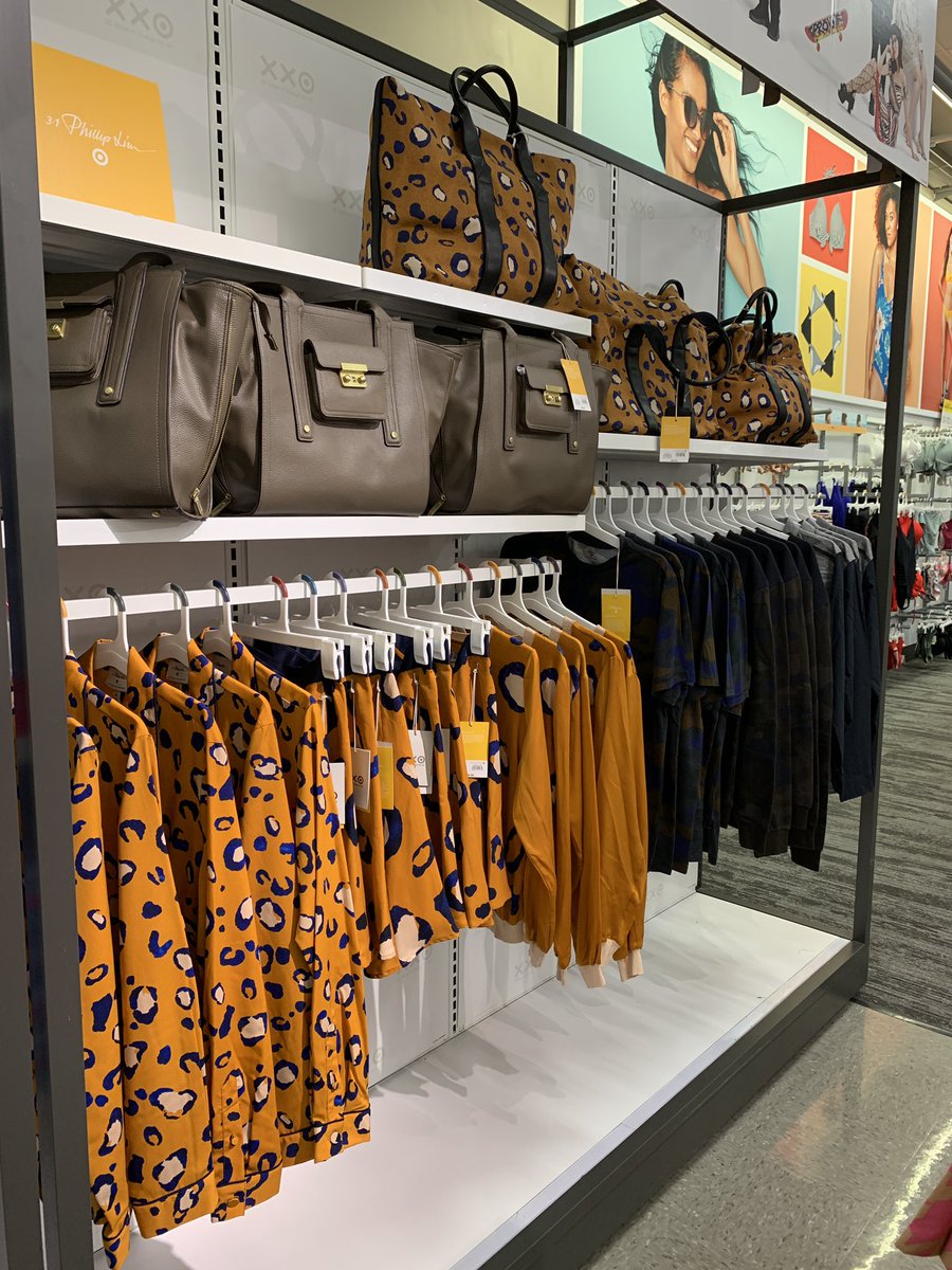 anjiebianco3's tweet photo. Today's the day!! Happy 20 years of design and creativity!! We had so much fun with this set. Huge shout-out to everyone that helped make this launch so wonderful! #workwhereyou❤️ #XXO #settosell 

@jamaal_edwards @Dewayman @settoselltarget @k_ledesma6913 @target https://t.co/rgFu8Zi5i4