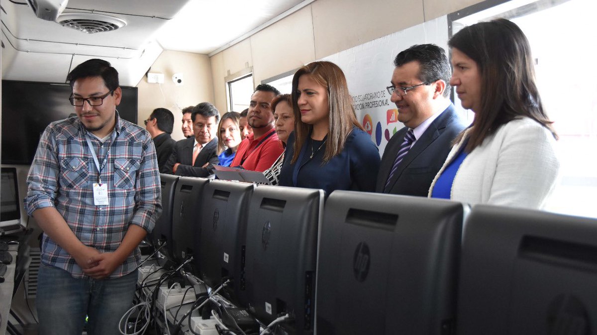 lenincampana's tweet photo. #MiExperienciaSecap en la #FeriaSETEC2019 es maravillosa. ¡Es motivador constatar cómo el @secap_ec ayuda a que los sueños de las personas se vuelvan realidad! https://t.co/IgplY27g1A
