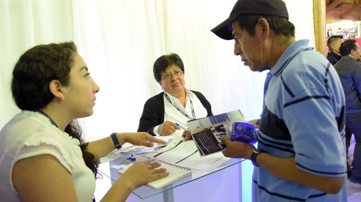 lenincampana's tweet photo. #MiExperienciaSecap en la #FeriaSETEC2019 es maravillosa. ¡Es motivador constatar cómo el @secap_ec ayuda a que los sueños de las personas se vuelvan realidad! https://t.co/IgplY27g1A
