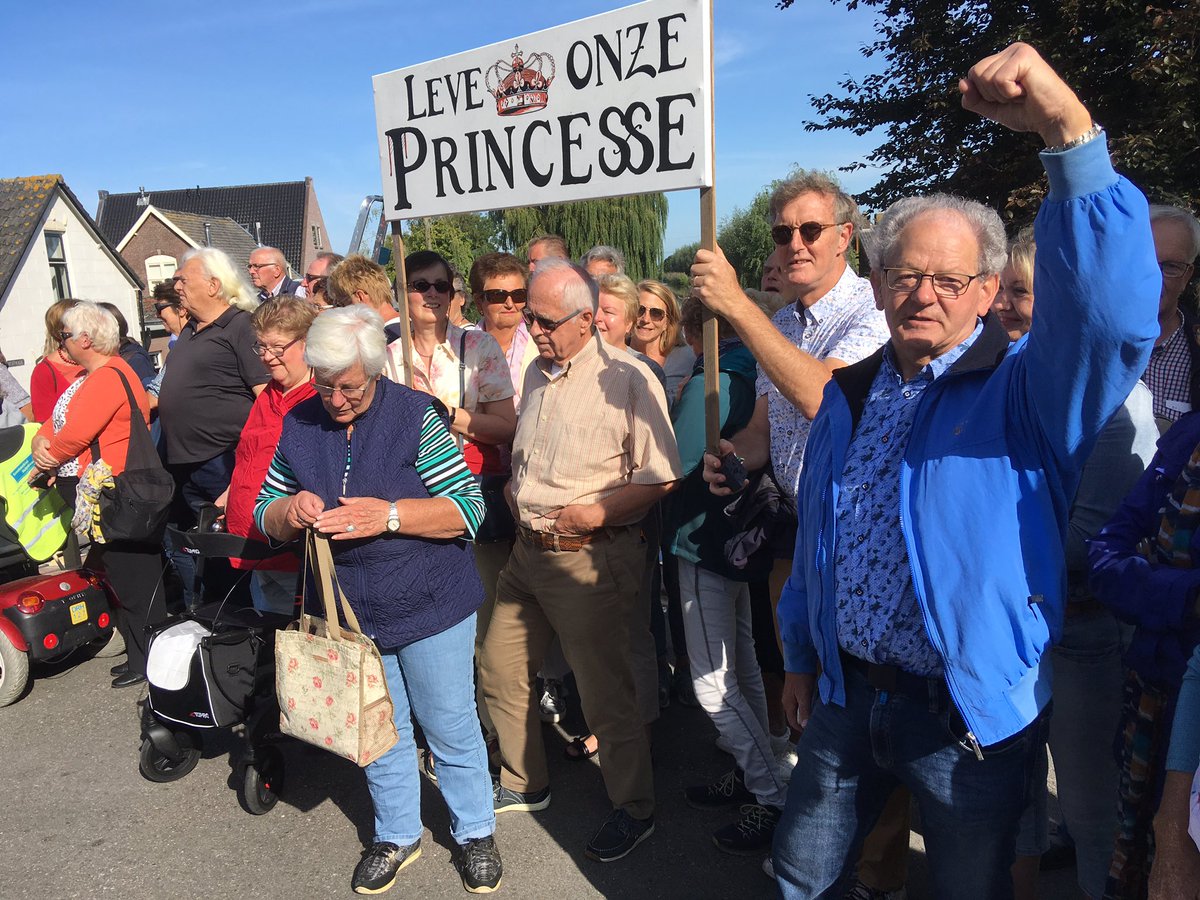 Toch maar weer terug naar mijn geliefde echtgenoot, uw stadhouder Willem V. 

Maar ik heb wel even een brief op poten geschreven aan mijn broer, de koning van de Pruisen. 

Een prinses aanhouden, gaat zomaar niet!