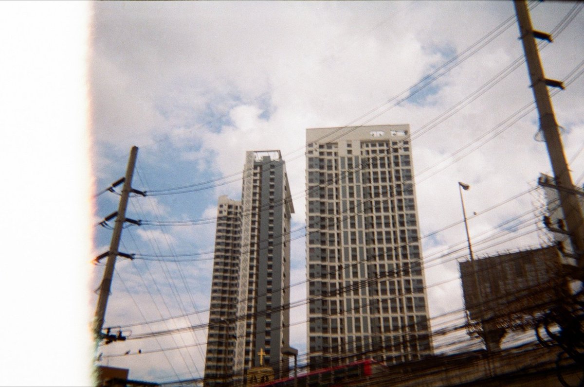 Babykissmylipz's tweet photo. #liwensanfilm07
#kodakcolorplus200
#aremacflash https://t.co/CzCI4bwjQf