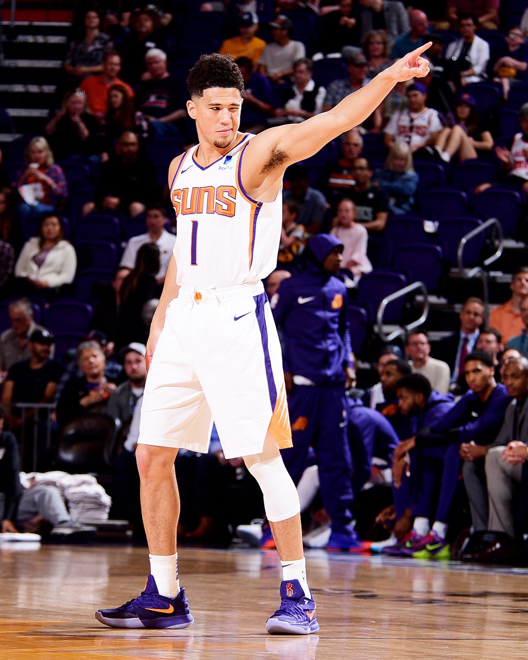 devin booker kyrie low