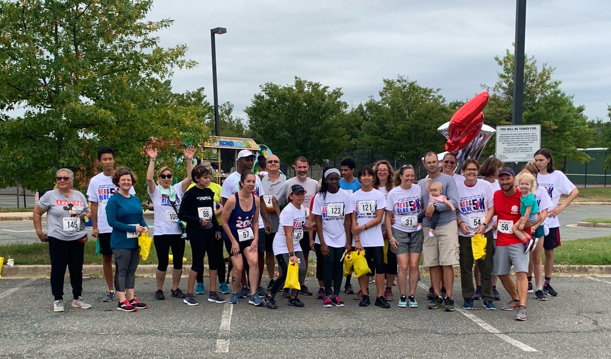 RenayCJohnson's tweet photo. THANK YOU Blair Staff, Montgomery County Police, Montgomery County Fire & Rescue and Volunteers for making our Inaugural 5K Race a HUGE SUCCESS! π― #MBHSRedBlue5K https://t.co/5QNCRLUNIu