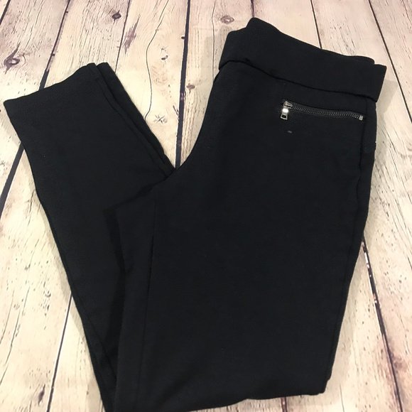 niahansberger's tweet photo. So good I had to share! Check out all the items I'm loving on @Poshmarkapp from @lorebrian @Mbrittkilgore #poshmark #fashion #style #shopmycloset #anntaylor #thenorthface: https://t.co/sV8WwyaRl7 https://t.co/UXLumaWmGo