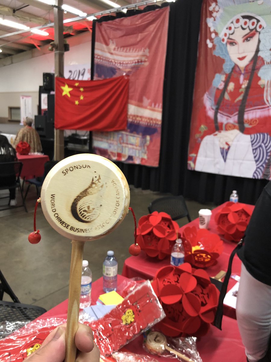 Dannywang1988's tweet photo. I am so glad I came over straight from the airport lol. Lots of food and laughters.  Come and check out the food and cool things here today and tmr. Thanks @Tuesdays74 for stopping by.  And big shout out to @ScottXing007 @Chelsea_Feng_   #ChineseCultureFest https://t.co/SKRAlpMSwR