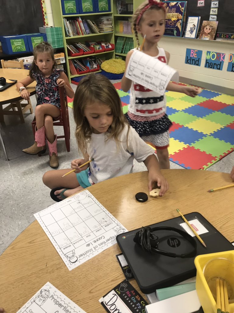 casher_1stgrade's tweet photo. Learning about Properties of Matter with cookies makes for a fun day! #firstgraderocks #funwithfirsties #sciencematters @AesBulldogs https://t.co/InsfuGy8dU