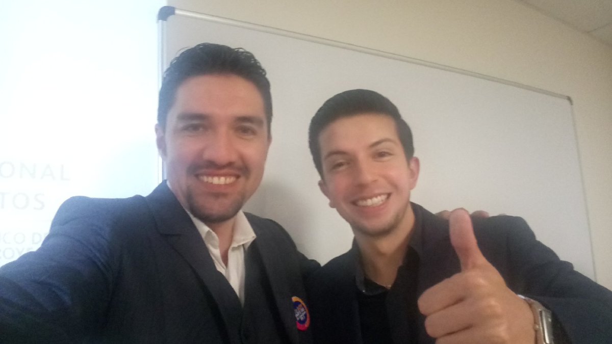 marcotapiamera's tweet photo. La #Innovacion no es cuestión de tecnología, es cuestión de mentalidad.

Excelente Conferencia @HernandoFloresV.

#CongresoPMIEC2019 https://t.co/zYjUs6Y8Ok