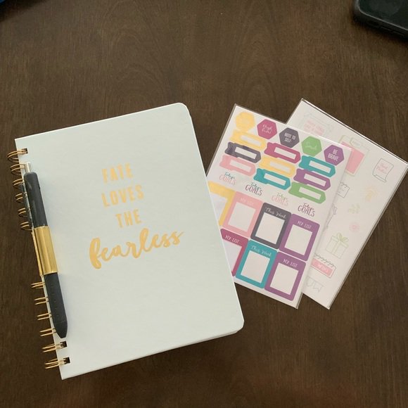 DesignsNthings tweet picture