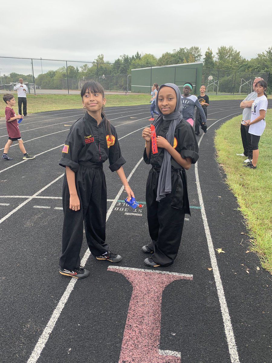 RenayCJohnson's tweet photo. Mr. McMahon led Blairβs Children Race after our 5K! Future Blazers! #MBHSRedBlue5K π― https://t.co/Qk5jS6jzCB