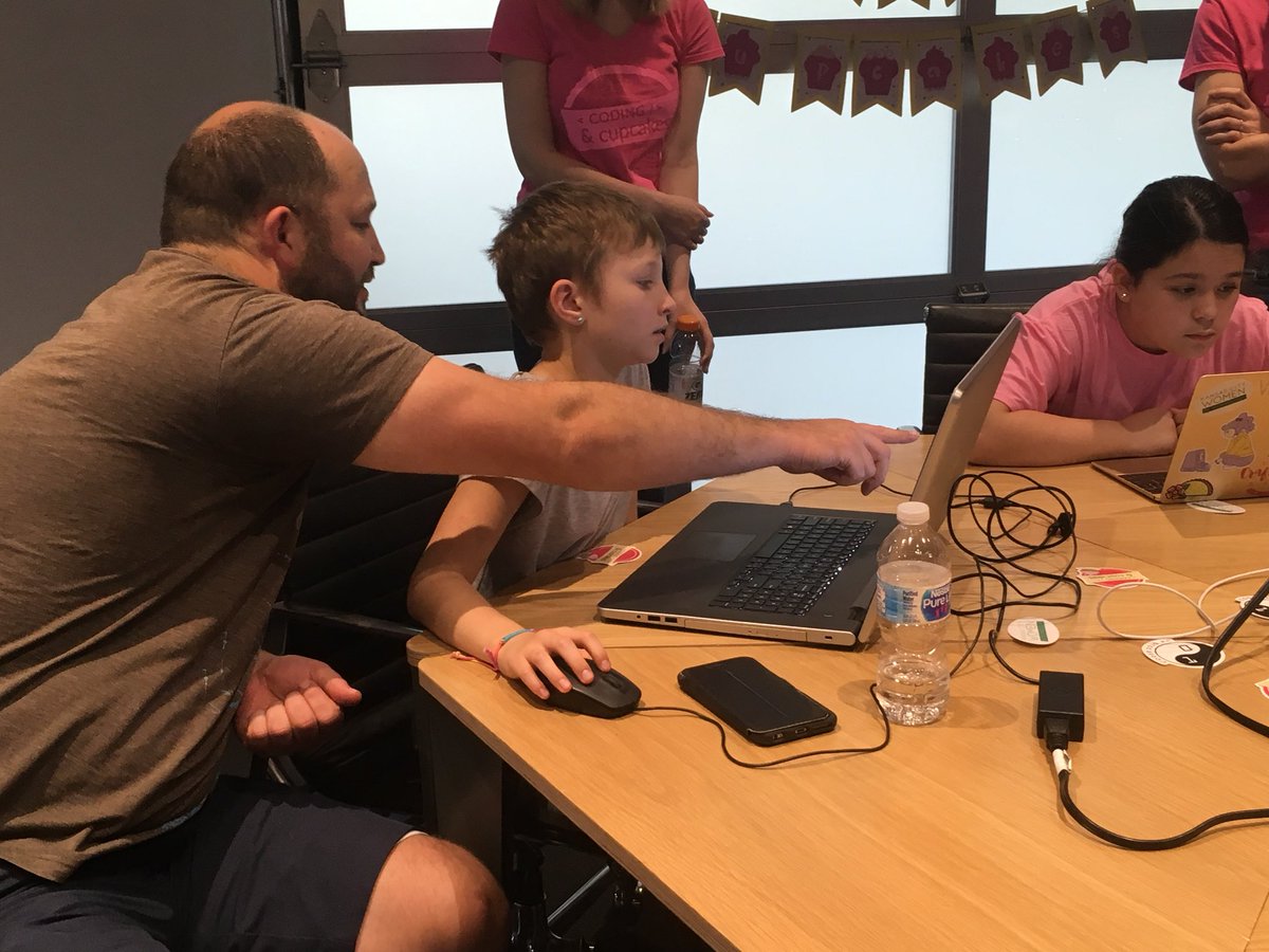 CodeCupcakesKC's tweet image. “You wrote your first program, congratulations!” #FatherAndDaughter #CodingAndCupcakesKC