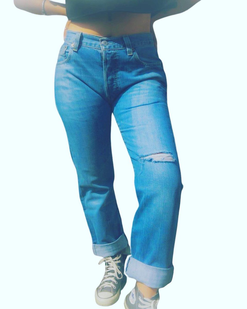 zeropact's tweet photo. Çünkü kaydırılmış arka cep çok moda 😎🌍
.
36 beden için
.
70 TL
.
#döngüselekonomi #ikinciel #ileridönüşüm #denimupcycle #secondhand #circulareconomy #sürdürülebilirmoda #sustainablefashion #upcycled #sıfıratık #zerowaste #zeropact https://t.co/FZrU9JuWLQ