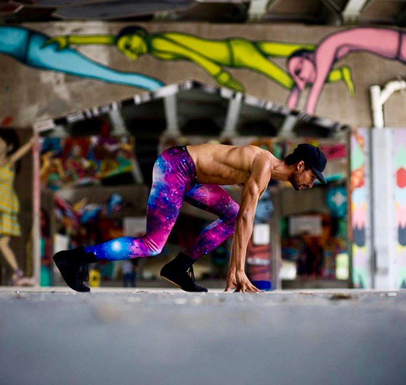 KapowMeggings's tweet photo. Running into the weekend like... 🏃♂️
#mensleggings #meggings #mensrunninggear #runningpants #runner #mensfashion #menswear #mensstyle #streetwear #streetfashion #mensweardaily #instafitness #styleformen #menstyle #instafit #ootdmen #gym https://t.co/23wT59YSu5 https://t.co/SO6Ip8KO09