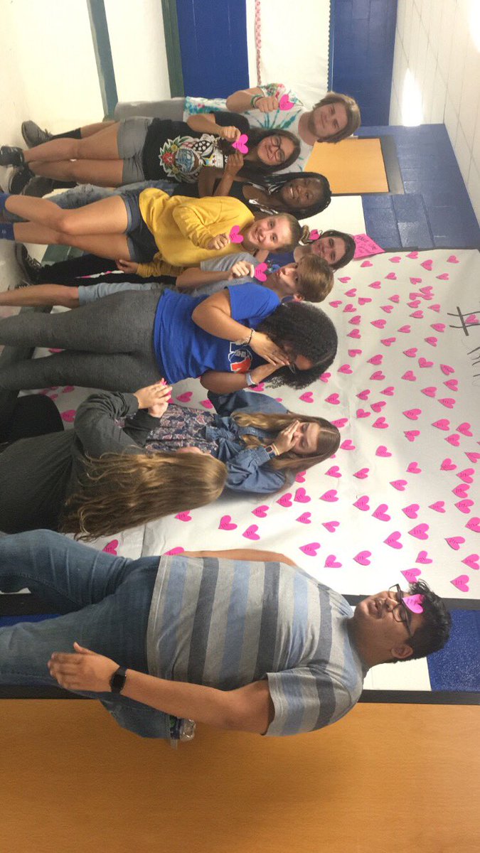 We now have a spread the love wall so make sure and come by the choir room and get some hearts for you friends, and  teachers or even a stranger!! #bekind #1gr8thngneisd #tmea100 #itstartswithmusic @neisdfinearts #discovernortheast