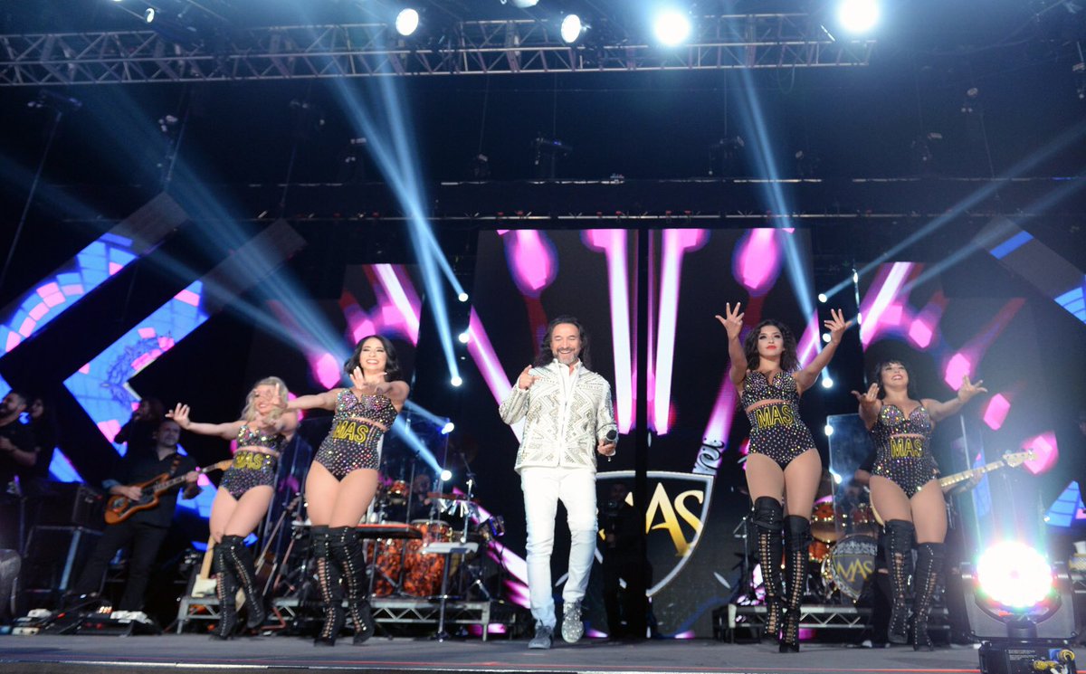 MGMResortsIntl's tweet photo. Kicking off
#MexicanIndependenceDay weekend with show stopping performances by @cafetacvba and #MarcoSolis @MandalayBay! https://t.co/rlOGbc80xw