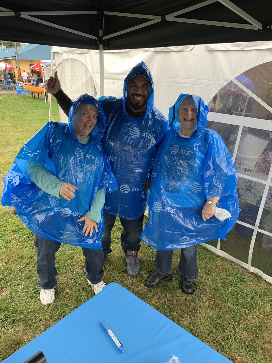 DanteDSep's tweet photo. Poncho Party at the Berlin Fair ☔️.  We have our customers covered. #TeamMeridenMall #Winlocal @MightBeMikeB @JustinOquendo7 @fonsi364t @JeremyASalinas @JPotter24 https://t.co/an2FEFUtJ8