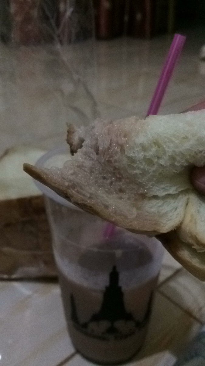 laaaaannnnn_'s tweet photo. Apa terlalu pagi untuk sarapan? 01:38 https://t.co/XzbjuyZRjR