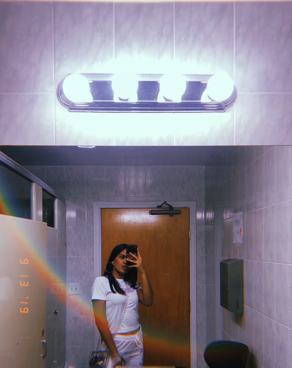 yrstrulymia's tweet image. 💫