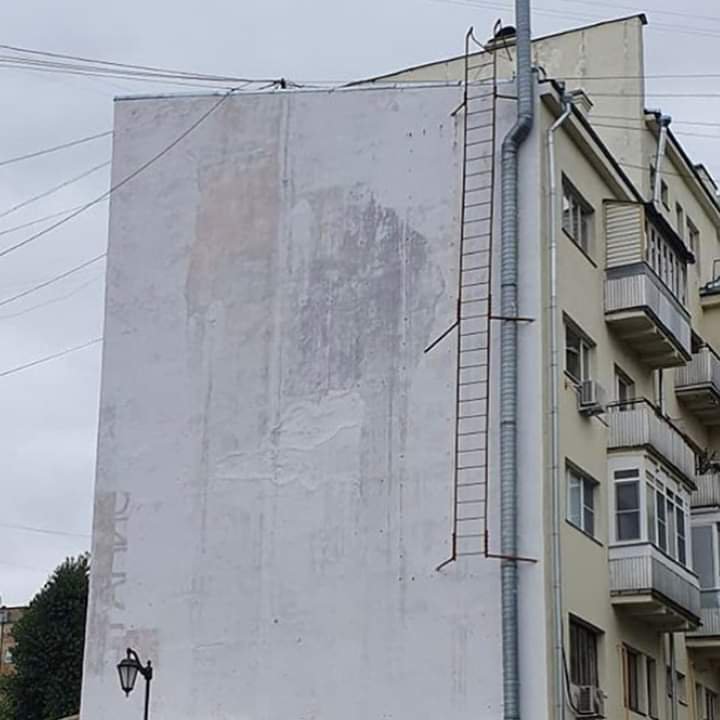 veramishella's tweet image. правительство москвы начало массовое закрашивание известных уличных рисунков
многие из данных граффити являлись работами с крупных арт-фестивалей и/или входили в различные путеводители как достопримечательности столицы
россия видимо и вправду для грустных