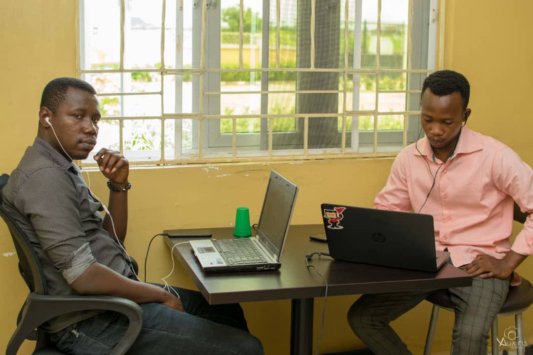 ugwulo_'s tweet image. It&apos;s been a wonderful experience being here #ALCPhase2

My Appreciation goes to:
@pluralsight  @googleafrica @Andela_Nigeria 

@Esidemsam

@OluakaInstitute