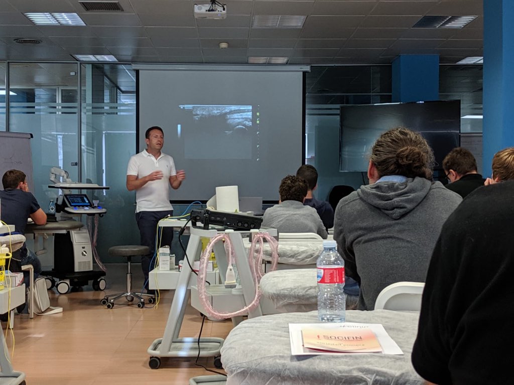 Jornada de sábado en curso de #electrolisispercutanea resolución de CASOS CLÍNICOS: cuadrante superior, compartiendo la fisioterapia invasiva 3.0!!!!@ElectrolisisP con <a href="/MinayaFran/">Fran Minaya</a> <a href="/ferminvalera/">Fermín Valera</a> <a href="/primfisio/">PRIM Physio</a>