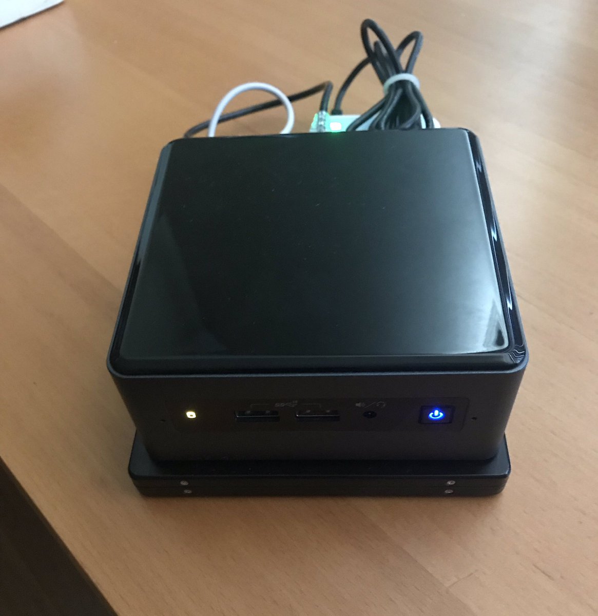 madlabber's tweet photo. Prepping the mobile demo lab for some ONTAP on the go. https://t.co/QDIvdg5FCz