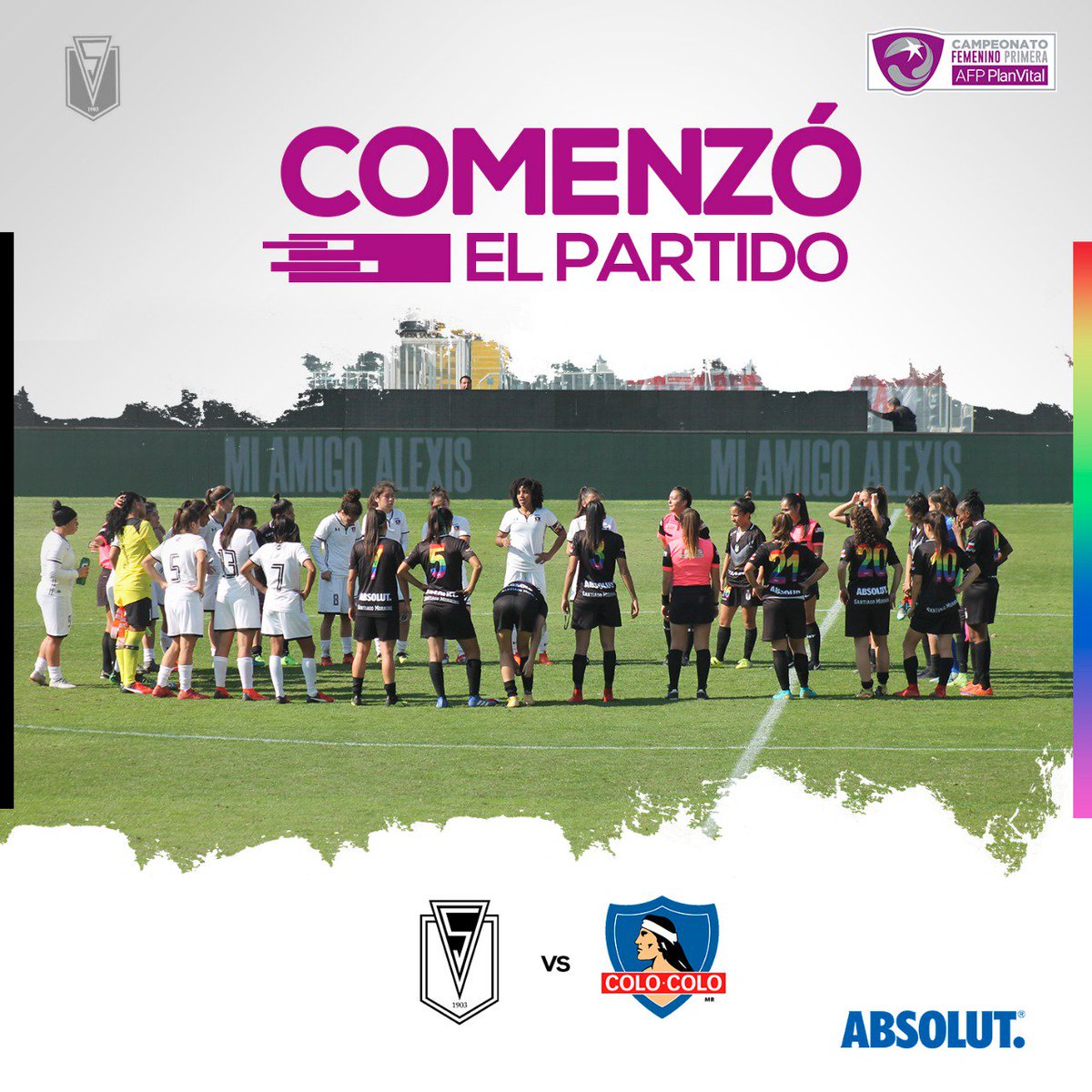 StgoMorningFem's tweet photo. ¡Arrancó el Clásico del Fútbol Femenino! ¿Cuál será el resultado? ⚽🔥💪 https://t.co/u6vkSIdf4l