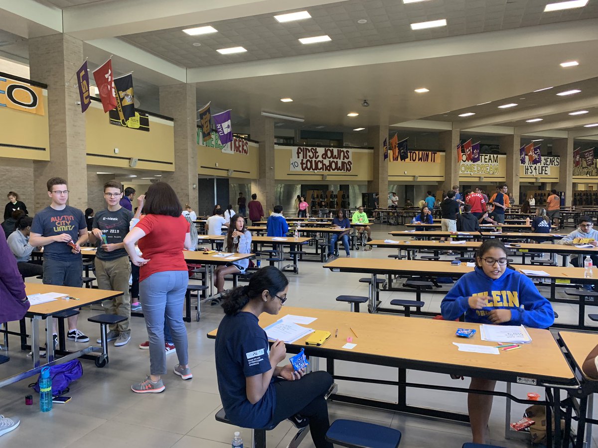 KleinOakSATprep's tweet photo. KO Ambassadors worked hard this morning to host a practice test! Can’t wait to continue the rest of our SAT Prep Bootcamp! @KleinOak @ImeeElizabeth https://t.co/8sEY5O47ic