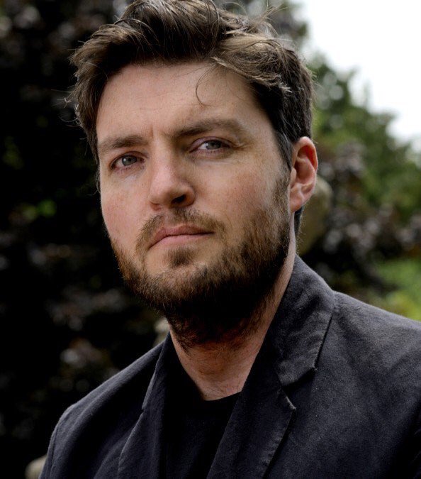 Том берк. Том берк 2023. Том берк актер. Том берк актер. Том берк актер.