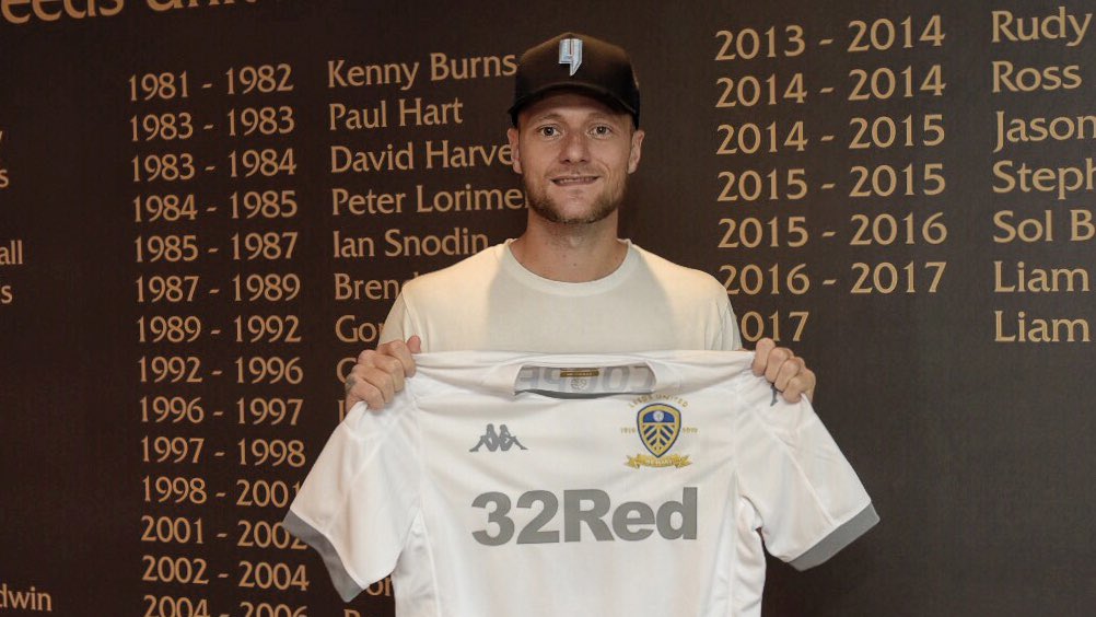 LUFC's tweet image. 🎁 | Fancy another #LUFC prize giveaway? Win a signed @LiamCooper__ shirt by RT’ing and liking this post before 5pm on Monday. T&amp;amp;Cs apply.