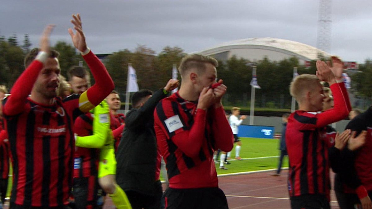 Til hamingju með verðskuldaðan bikar @tomthordarson <a href="/hallismari/">Hallgrímur Skarphéðinsson</a>  🔴⚫️