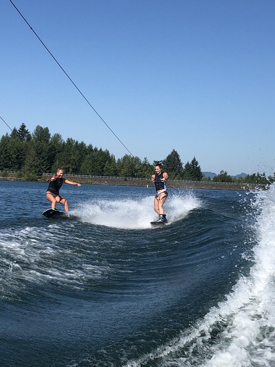 Molly_mcd4's tweet photo. Forever thankful for the life I live. Not sure how I got so lucky to spend everyday on the water, but I wouldn’t change it for the world. Summer 2019, hands down the best summer ever. https://t.co/uJoeCzguAQ
