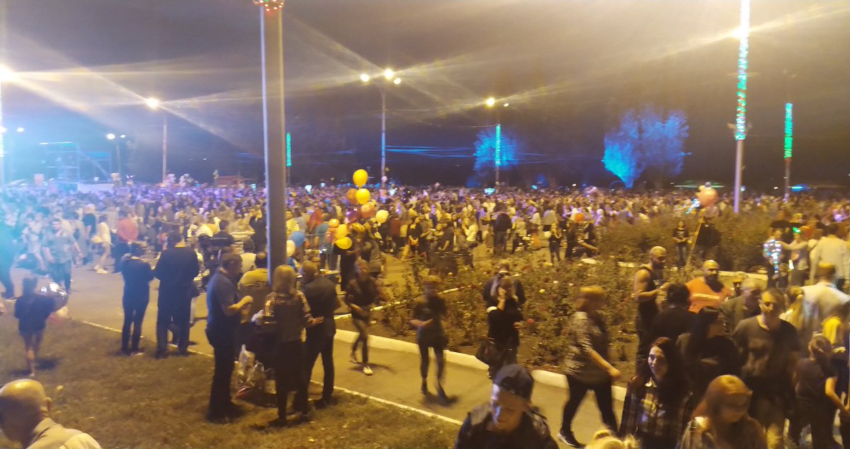 hotjet78's tweet photo. День города в Алчевске! https://t.co/FdUqGdaZLI