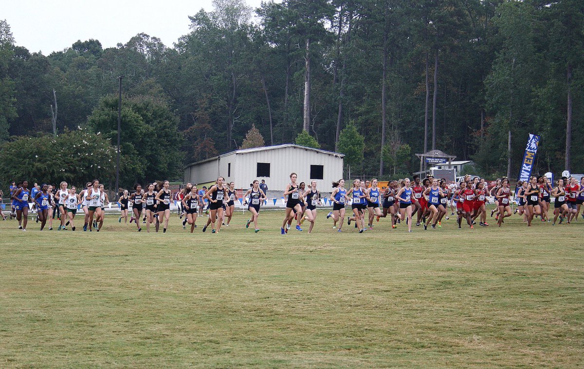 letterfromamer1's tweet photo. Fun times (oh so early) this morning with our season opening race! Big thanks to @UNGCrossCountry for putting on the meet, it's always one of my favourites #crosscountry #xc #tistheseason #RaceDay https://t.co/c1aUQmogHj