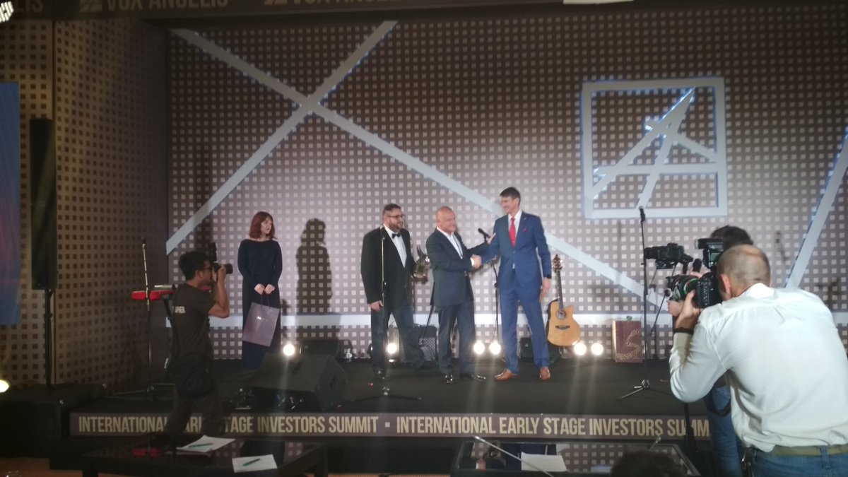 VoxAngelisOrg's tweet photo. The INTERNATIONAL EARLY STAGE ACTIVITIES SUPPORT award goes to Peter Braun, Co-founder and CEO of the Mountain Club AG! #voxangelis https://t.co/uQYnW8YlW9