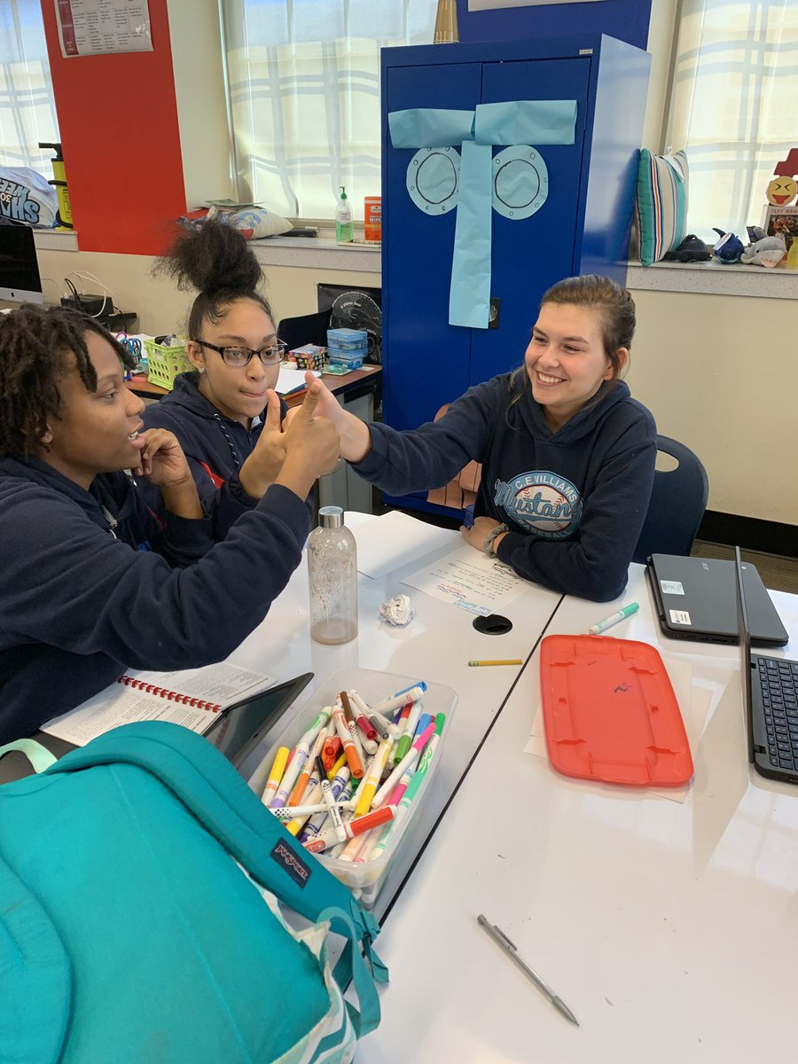 MsBoulineau's tweet photo. Had some serious massive multiplayer thumb wrestling battles! 10 positive emotions! @avantgame #ccsmsroom243 #xlap https://t.co/IhpOJnNIxe