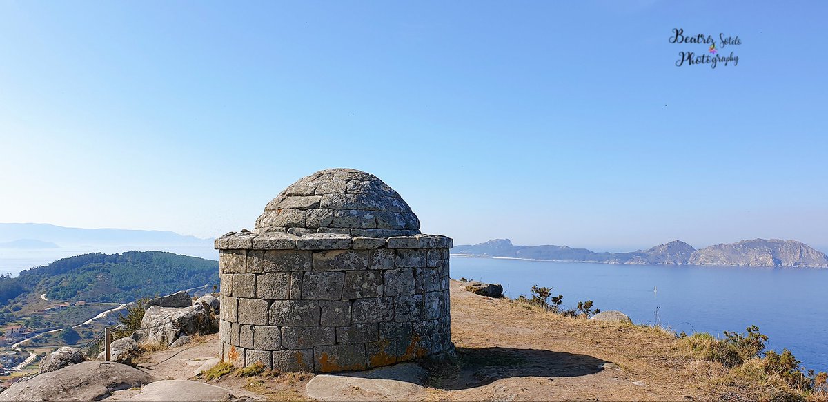 Petiscosgalegos's tweet photo. La sorpresa del día, el guardián de #OFacho en #Cangas . La ilusión que nos ha hecho encontrarnos un #LagartoArnau después de tanto tiempo en el interior de este antiguo #Facho . #FelizFinde tuiter@s!!! #CostaDaVela #Cangas #Galicia #nature #photooftheday https://t.co/E67B1CyhVb