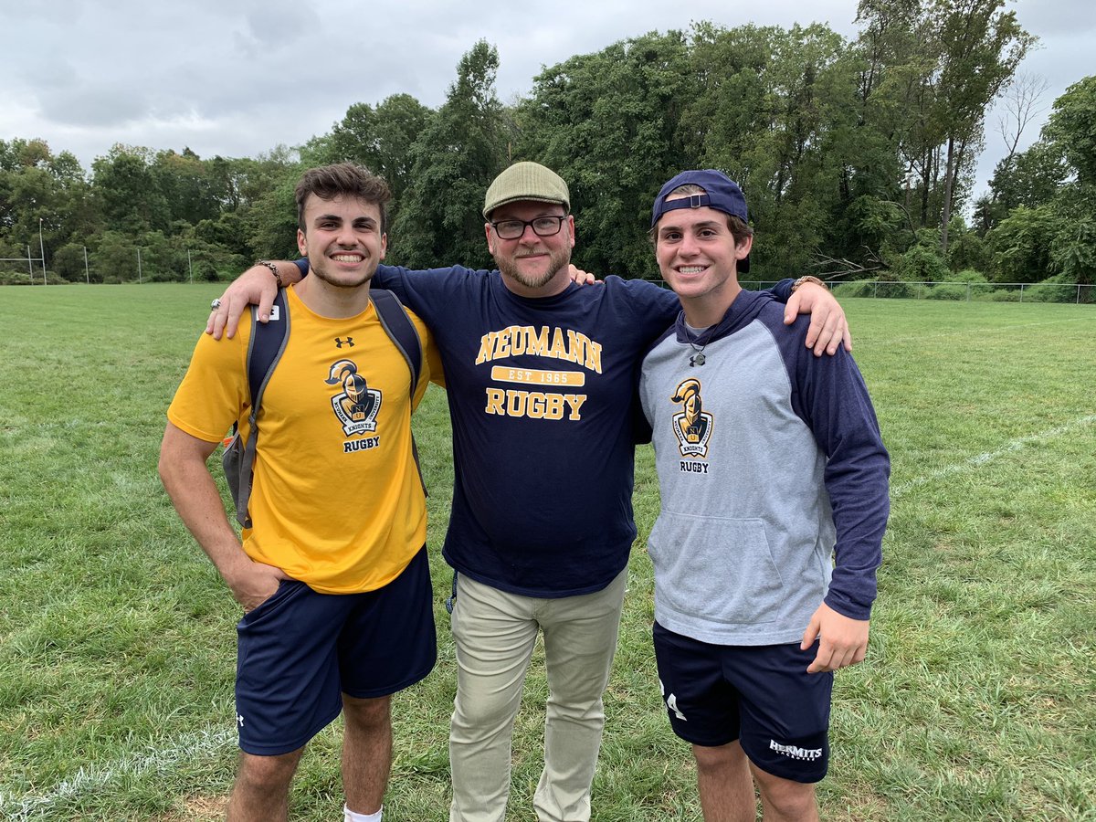 HermitRugby's tweet image. Great day supporting @NeumannMRFC! @HermitsAlumni AJ ‘17 &amp;amp; Michael ‘19 took a pic with Coach Towell after an impressive 2nd half win over LaSalle. AJ’s brother Steve ‘20 makes his rugby debut tomorrow. #HermitPride #Brotherhood @goffrugbyreport @HermitAthletics