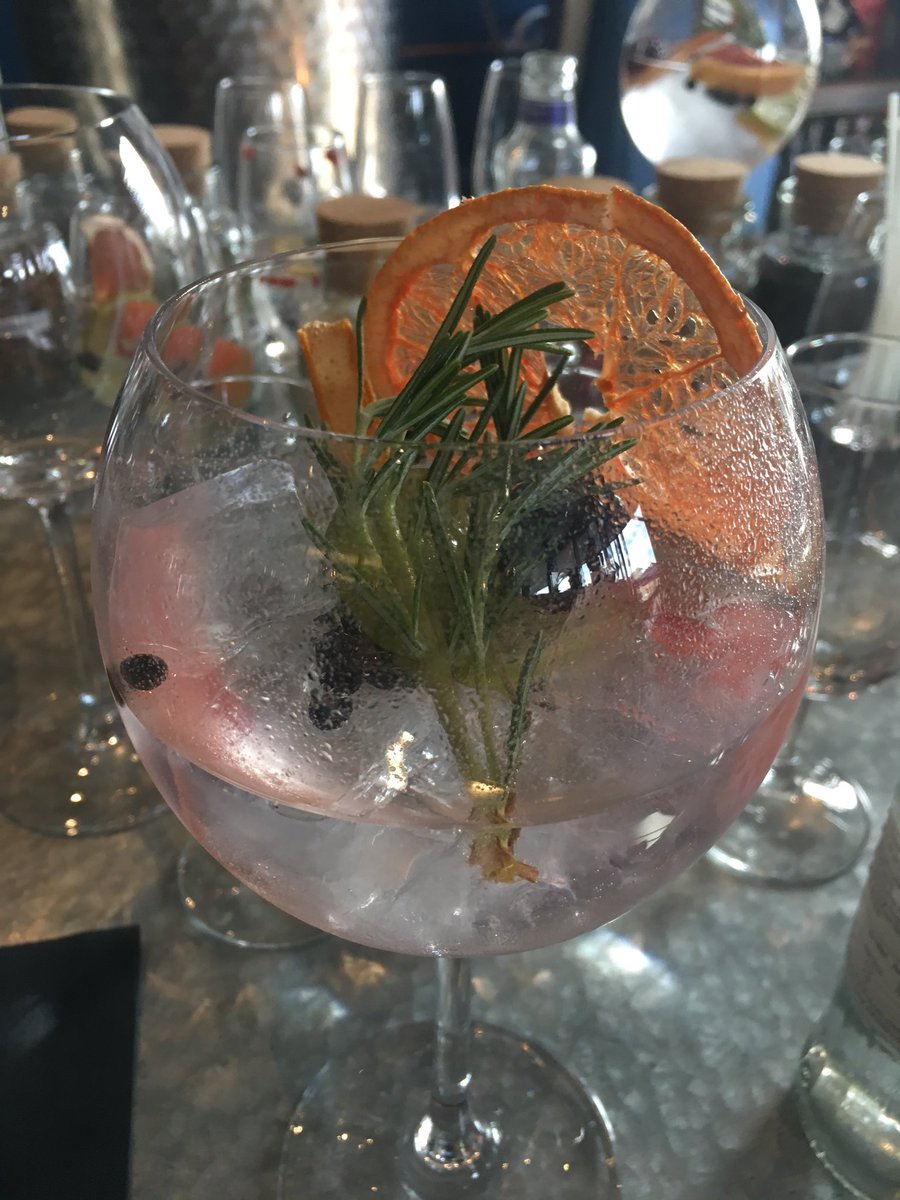 Katierobertoes's tweet photo. My delicious creation @chapeldown #ginworks #botanicals #masterclass #mothersruin https://t.co/UGYOAhzGbI