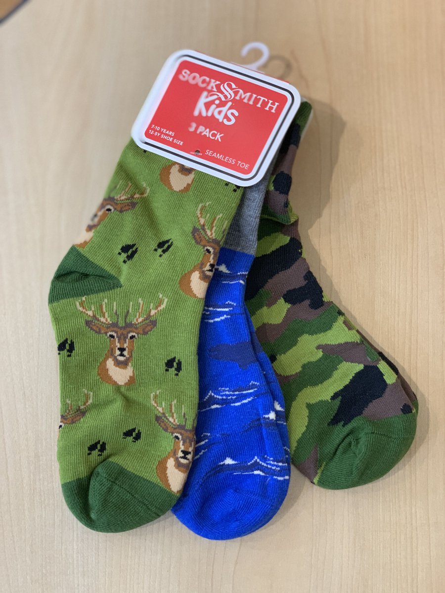 feetloveus's tweet image. NEW socks for adults + kids! 🧦 Stop in to check out all of our new patterns. 🍁☕️ #socksmith #patternedsocks #feetloveus